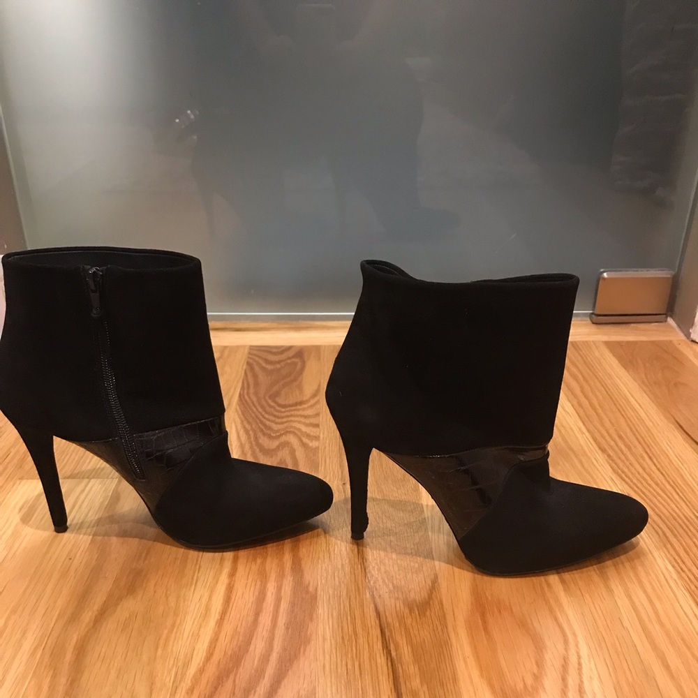 Stuart Weitzman black bootie